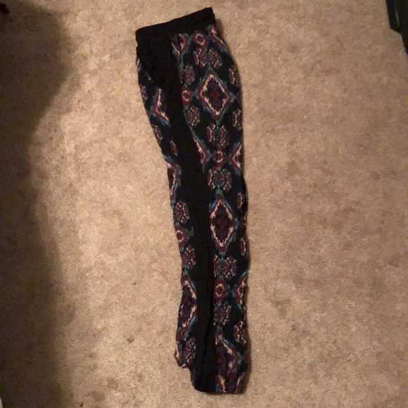 Patterned flowy pants - Picture 2 of 2